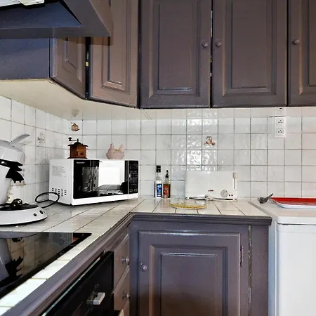 Lovely Home In Arles With Kitchen Exterior photo