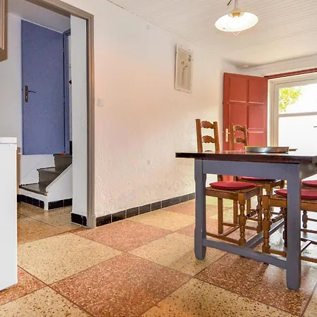 Lovely Home In Arles With Kitchen Exterior photo