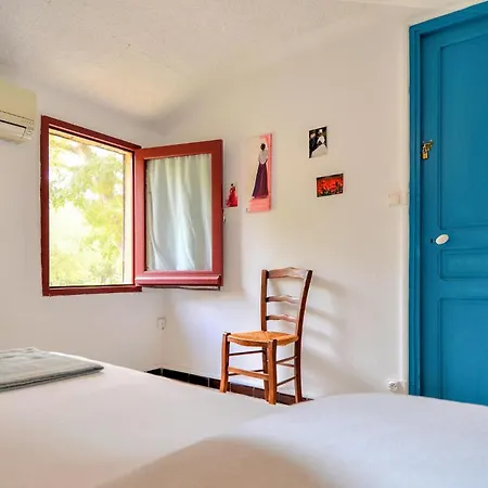 Lovely Home In Arles With Kitchen Exterior photo