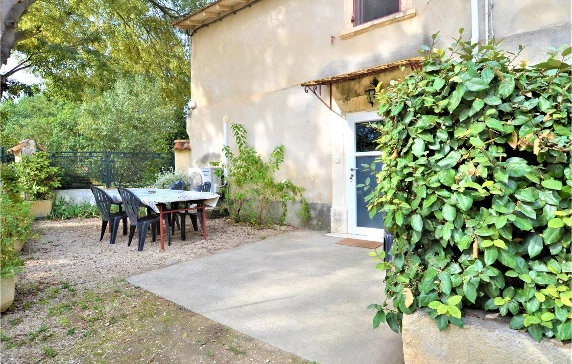 Lovely In With Kitchen Arles